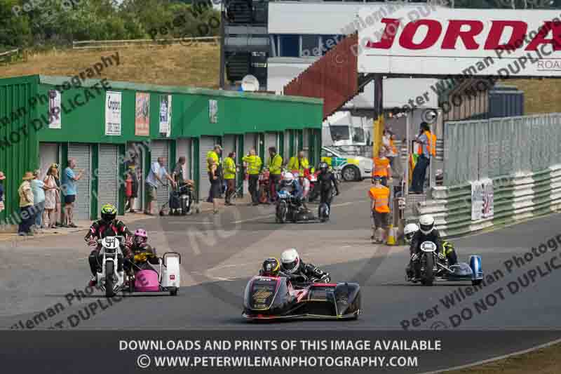 Vintage motorcycle club;eventdigitalimages;mallory park;mallory park trackday photographs;no limits trackdays;peter wileman photography;trackday digital images;trackday photos;vmcc festival 1000 bikes photographs